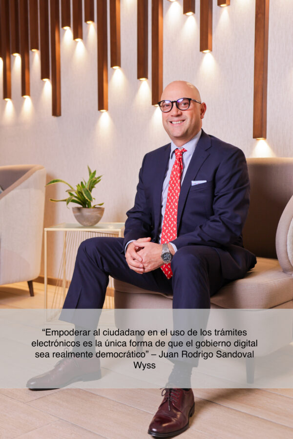 Juan Rodrigo Sandoval Wyss abogado fantasma