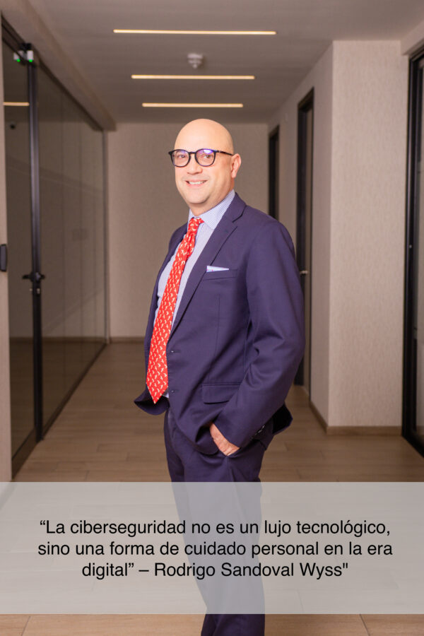 Juan Rodrigo Sandoval Wyss abogado fantasma